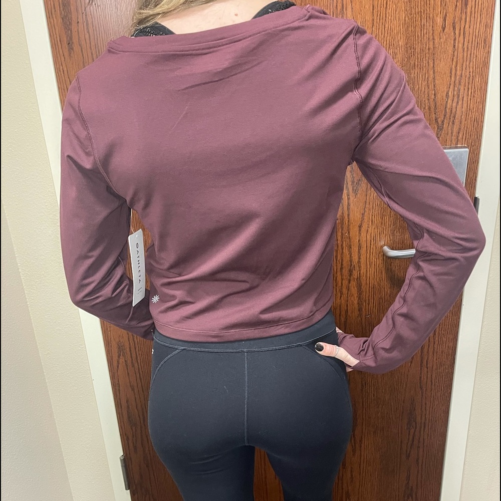 NWT Athleta long sleeve crop - Picture 2 of 4